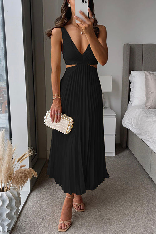 Elsa – Pleated Maxi Dress