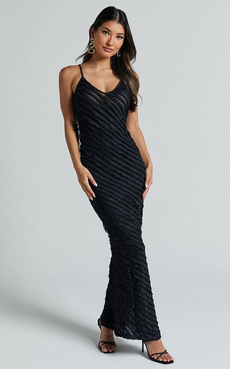 Arielle Chic Black Dress