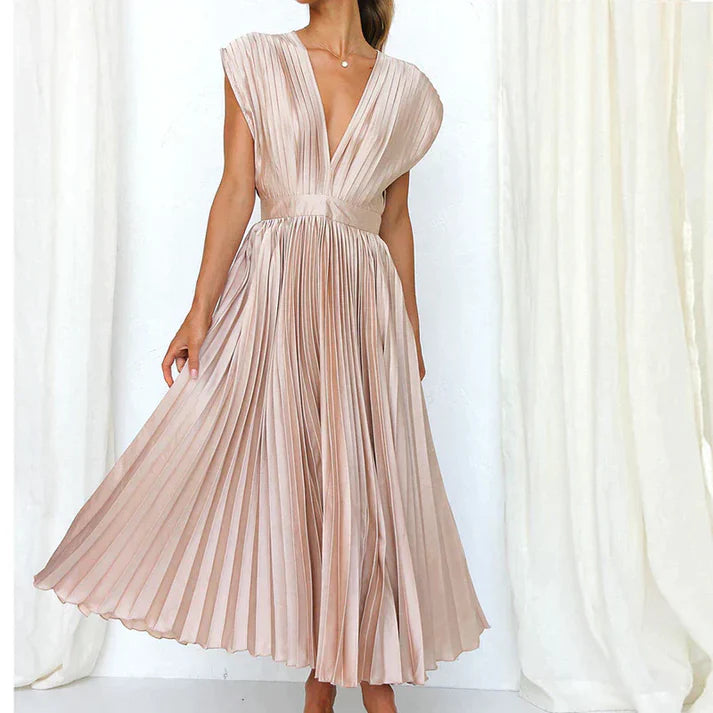 Vivienne – Elegant Pleated Dress