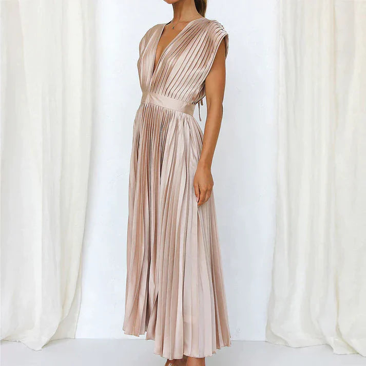 Vivienne – Elegant Pleated Dress