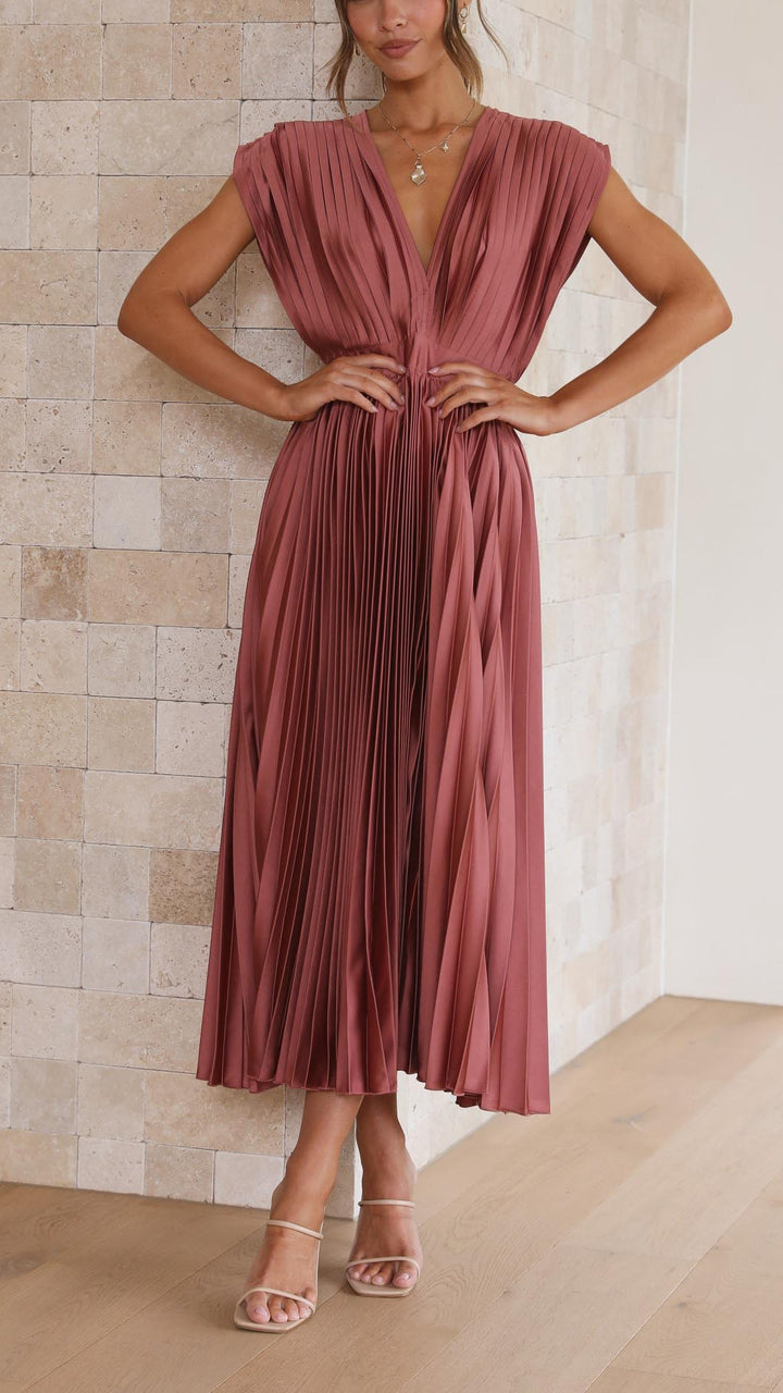 Vivienne – Elegant Pleated Dress