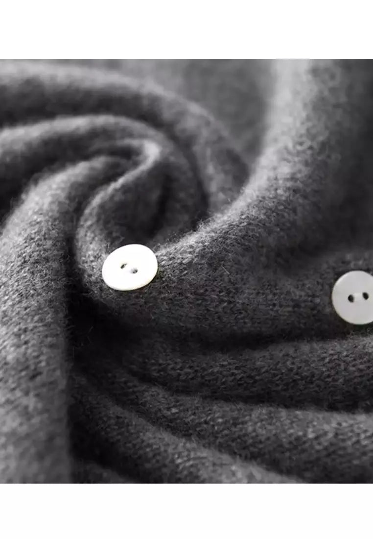 Brooke – Elegant Knitwear for Women